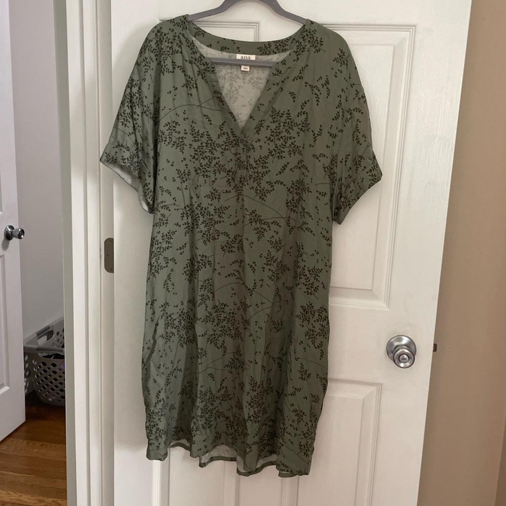 a.n.a Olive Green Short Sleeve V-Neck Floral Shift Dress